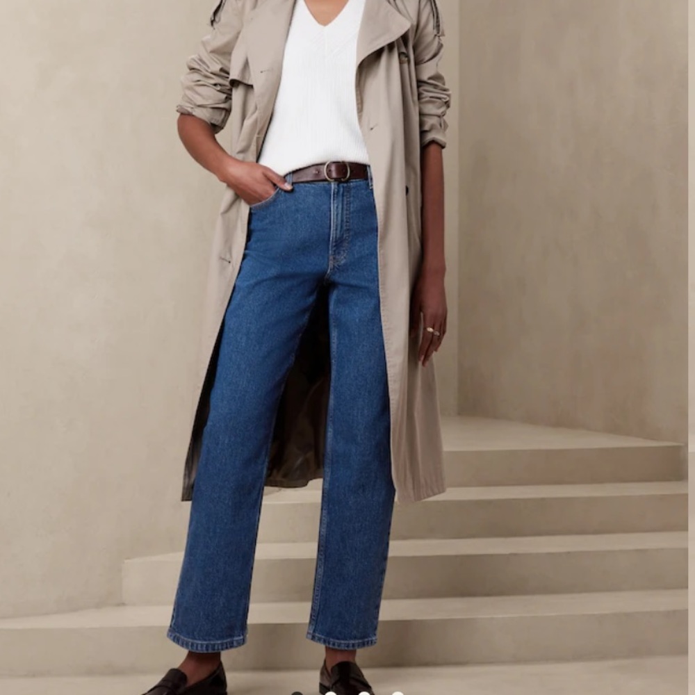 Banana Republic Straight-Leg Jeans in Medium Blue